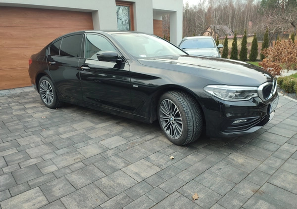 BMW Seria 5 cena 118500 przebieg: 151000, rok produkcji 2018 z Opoczno małe 596